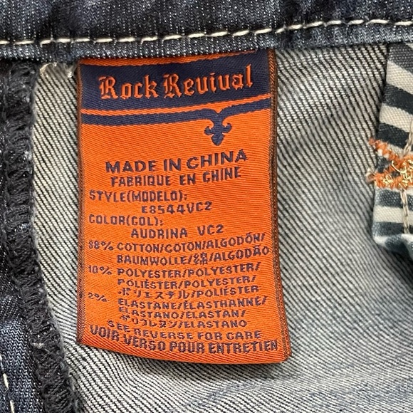 Rock Revival Mid Rise Curvy Capri Jean Audrina Wash Embroidery Rhinestones Sz 28 - Picture 15 of 16
